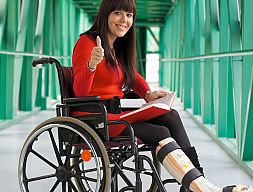 Alquiler de autobuses para transporte de pasajeros con sillas de rueda y discapacitados físicos en Alicante